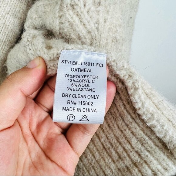 Lush Wool Blend Oatmeal Embroidered Floral Knit Cardigan Sweater Women size L - Picture 13 of 13